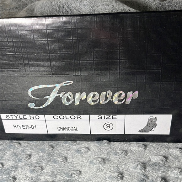 NIB Forever Black Sparkly Boots - Picture 4 of 4